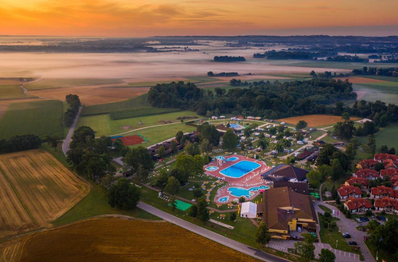 Terme Banovci - Hotelsko Naselje Zeleni Gaj Bagian luar foto