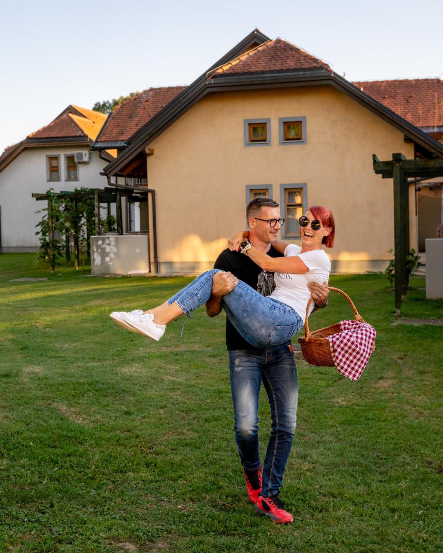 Terme Banovci - Hotelsko Naselje Zeleni Gaj Bagian luar foto